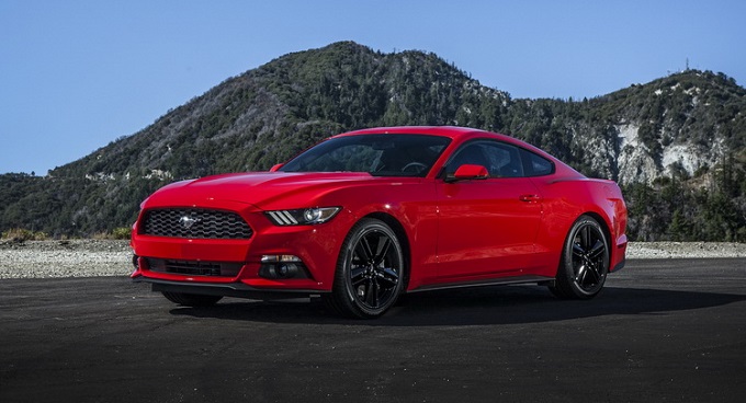 Nuova Ford Mustang, il restyling è molto vicino