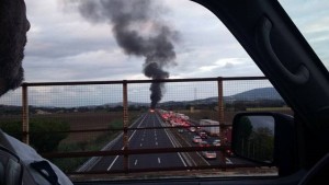 Assalto al portavalori con sparatoria sulla A14, traffico bloccato