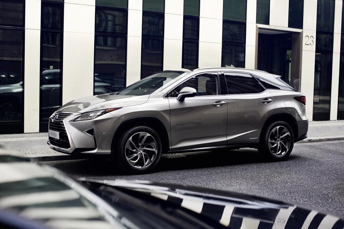 Nuova Lexus RX, il 15 settembre si debutta a Francoforte