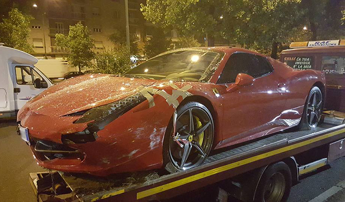 Caceres si schianta con la sua Ferrari 458 Italia, alcol oltre i limiti e patente ritirata