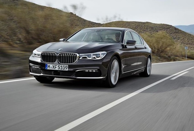 Nuova BMW Serie 7, negli USA il test drive si ordina con Uber