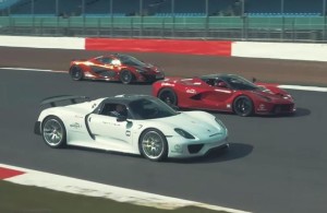 Ferrari LaFerrari, McLaren P1 e Porsche 918 Spyder si preparano al grande confronto [VIDEO TEASER]