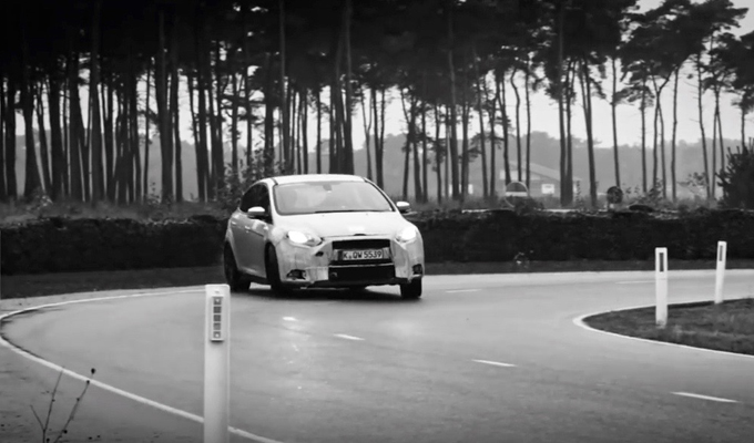 Ford Focus RS: la storia prosegue, nel quarto capitolo si preme l’acceleratore [VIDEO]