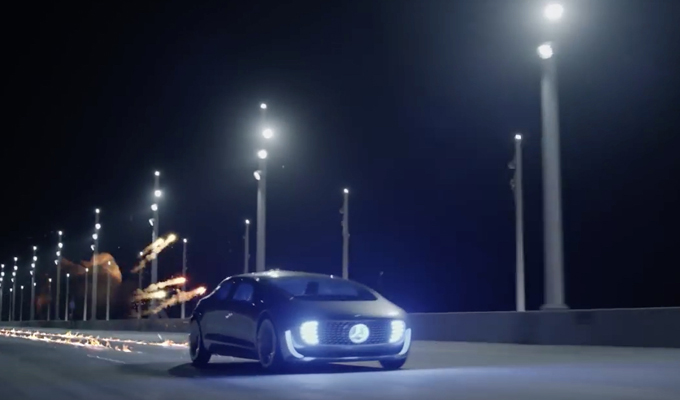 Mercedes: un balzo nel futuro in vista del 21 ottobre [VIDEO]