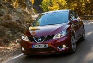 Nissan Pulsar, è più facile andare a scuola con una berlina a cinque porte [FOTO]