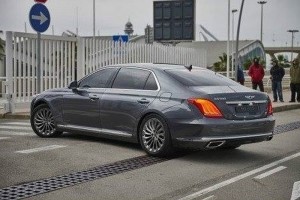 Genesis G90, la nuova berlina premium spiata a pochi giorni dal debutto [FOTO SPIA]