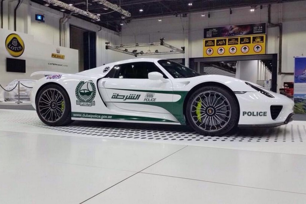 Porsche 918 Spyder, c’è anche lei al servizio della polizia di Dubai