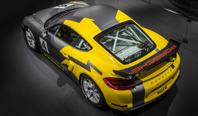 Porsche Cayman GT4 Clubsport: sfida adrenalinica su ogni curva [VIDEO]