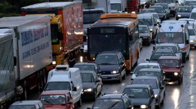 Roma, tornano le targhe alterne nelle giornate di oggi e domani