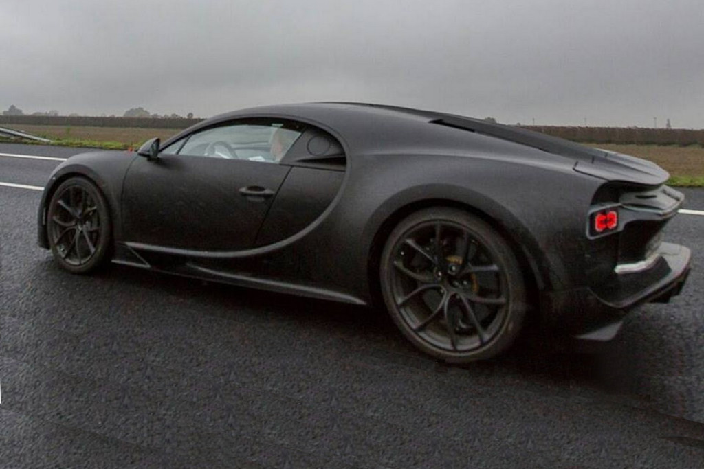 Bugatti Chiron, nuove indiscrezioni sulle prestazioni: toccherebbe i 467 km/h