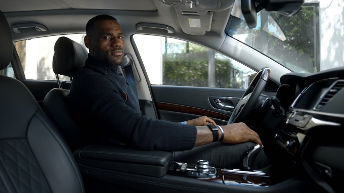 Kia K900: LeBron James risponde alle critiche con un nuovo spot [VIDEO]