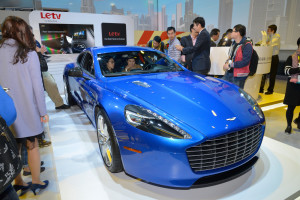 CES 2016: Aston Martin Rapide S apre le porte alla tecnologia della cinese LeTV