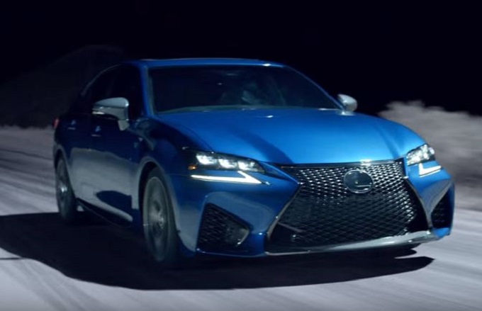 Lexus GS F, sinuosa sportività performante con la spinta di 473 CV [VIDEO]