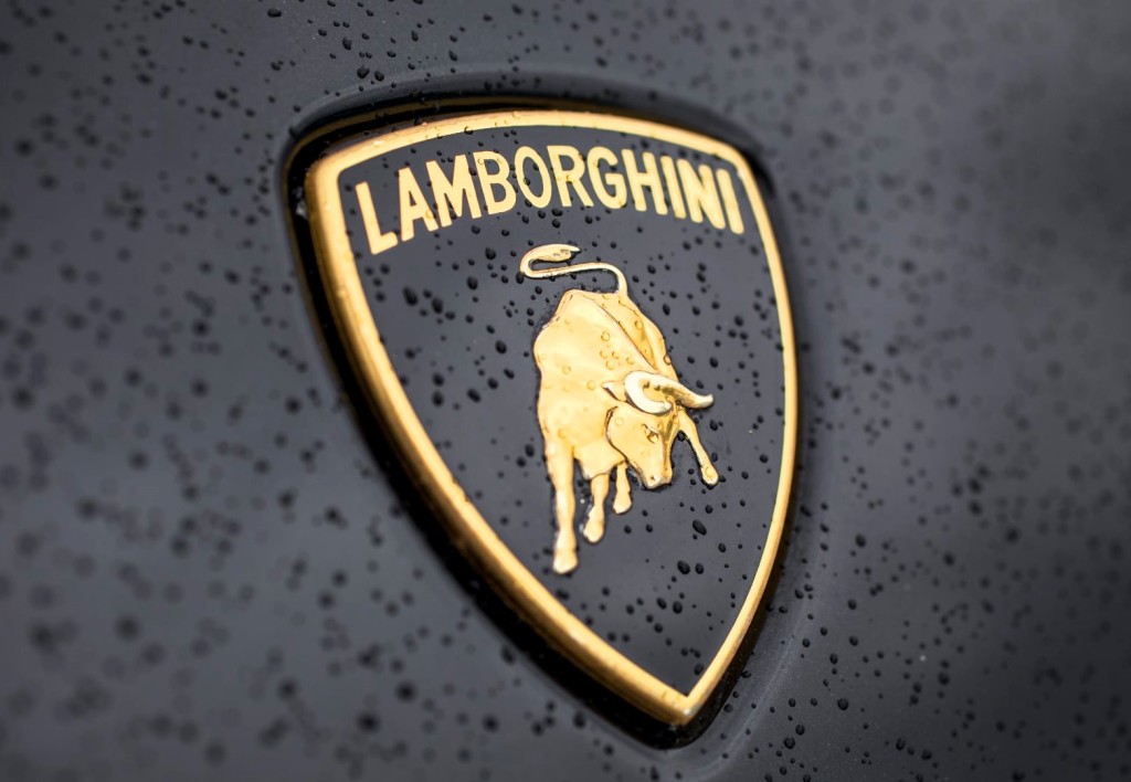 Lamborghini festeggia un 2015 da record di vendite: consegnate 3.245 vetture