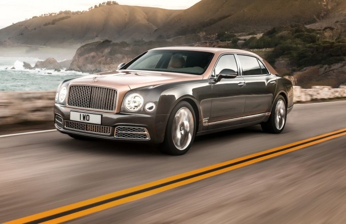 Bentley Mulsanne 2016, l’ammiraglia britannica si rifa il look e si allunga [FOTO e VIDEO]