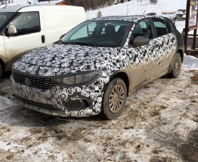 Fiat Tipo hatchback: nuova FOTO SPIA