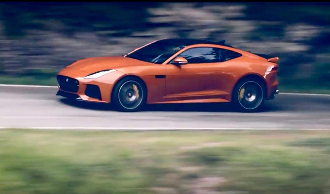 Jaguar F-TYPE SVR: artigliare l’asfalto con velocità [VIDEO]