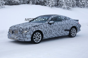 Nuova Mercedes Classe E Coupé avvistata durante i test sulla neve [FOTO SPIA]