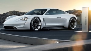Porsche Mission E, concretizzazione del design del futuro [VIDEO]