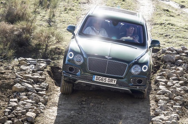 Bentley Bentayga: il SUV più lussuoso del mondo in off road [VIDEO]