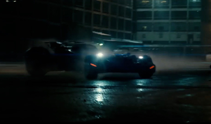 Batman v Superman – Dawn of Justice: un suggestivo giro sulla Batmobile  [VIDEO]