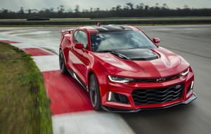 Chevrolet Camaro ZL1 MY 2017, muscoli scolpiti per un ruggito da 640 CV [FOTO e VIDEO]