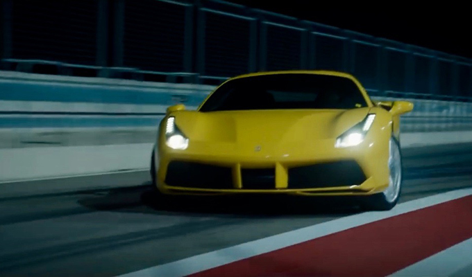 Ferrari 488 GTB: il fuoco che alimenta l’istinto per la velocità [VIDEO]