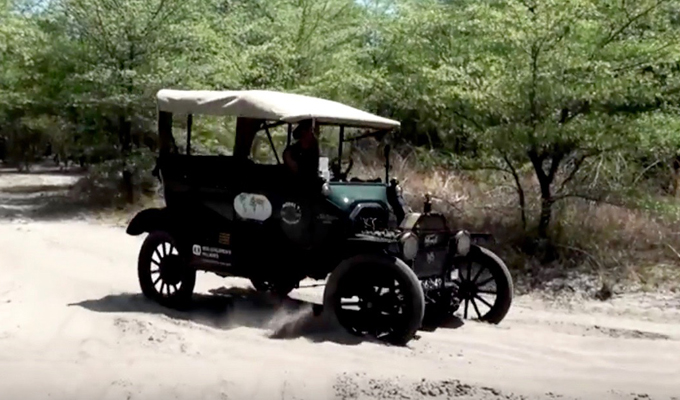 Ford Model T del 1915 protagonista in un’avventura lungo le strade del mondo [VIDEO]