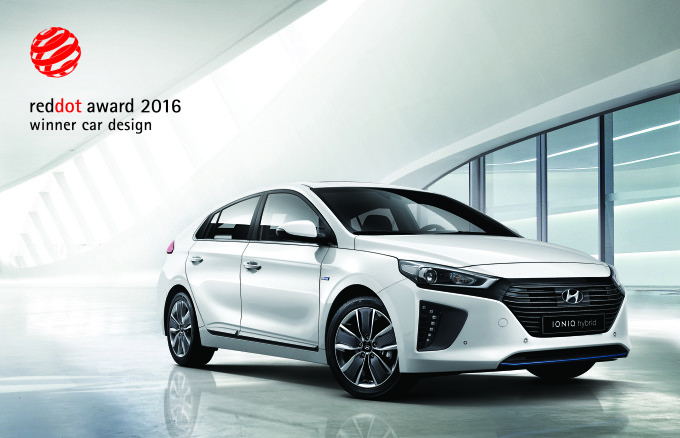 Hyundai Ioniq premiata con il Red Dot Design Award 2016