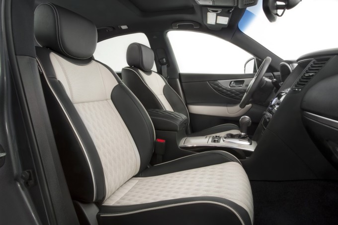 Infiniti QX70 Limited è la grande novità del marchio al Salone di New York