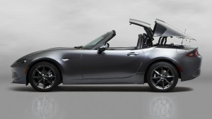 Mazda MX-5 RF, la sportivetta col tetto retrattile debutta a New York [FOTO e VIDEO]