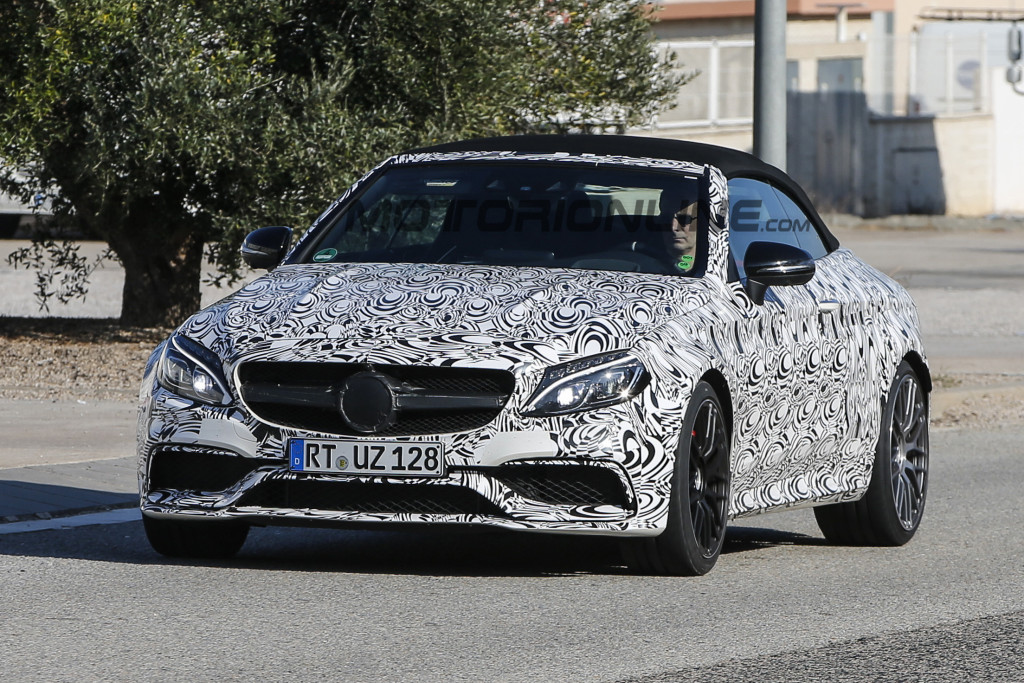 Mercedes C63 AMG Cabrio: anteprima mondiale a New York [FOTO SPIA]