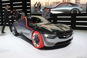 Opel GT Concept: occhi puntati a Ginevra sulla sportiva tedesca [FOTO LIVE]