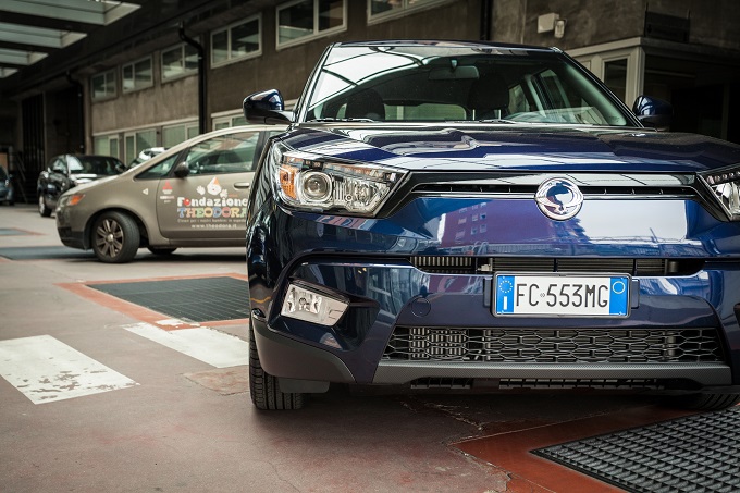 SsangYong dona una Tivoli alla Fondazione Theodora Onlus