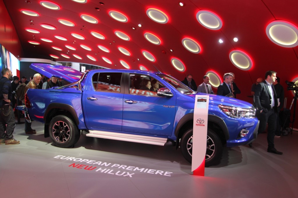 Nuovo Toyota Hilux, l’imponenza del pick-up giapponese al Salone di Ginevra 2016 [FOTO LIVE]