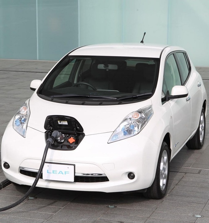 Nissan porta a Milano 12 colonnine a ricarica rapida per veicoli elettrici