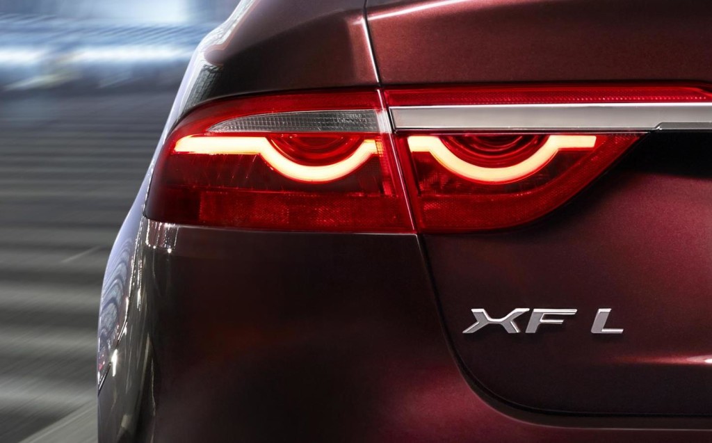 Jaguar XF L, la berlina s’allunga per il mercato cinese [TEASER]