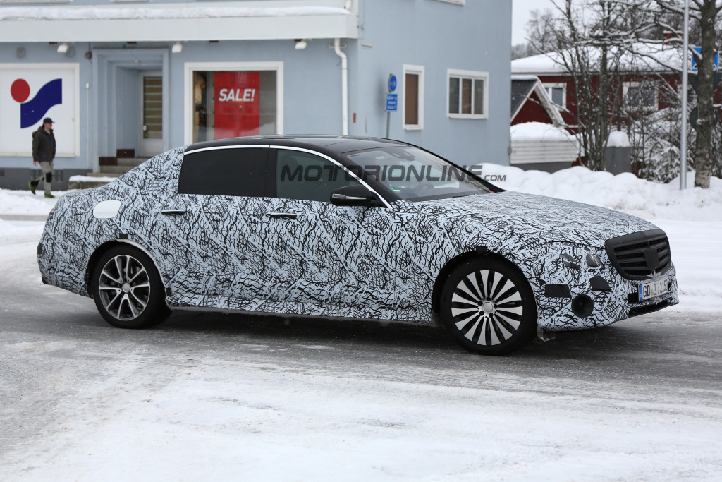 Mercedes Classe E a passo lungo si svela al Salone di Pechino 2016