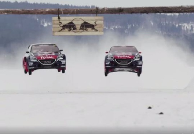 Peugeot 208 WRX, spettacolare slalom sulla neve con l’accoppiata Hansen – Loeb [VIDEO]