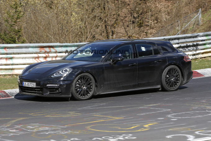 Porsche Panamera Shooting Brake - Foto spia 13-04-2016