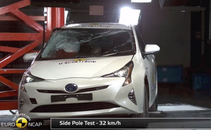 Nuova Toyota Prius conquista le cinque stelle Euro NCAP [VIDEO]