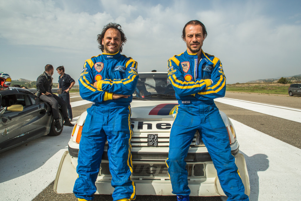 Veloce come il vento, Stefano Accorsi alla guida della mitica Peugeot 205 Turbo 16 [FOTO]