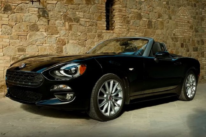 Fiat 124 Spider, l’auto che fa tornare la virilità e dice addio al viagra della 500X [VIDEO SPOT USA]