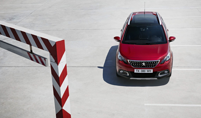 Peugeot 2008: il nuovo SUV compatto raccontato da Stéphane Peterhansel [VIDEO]