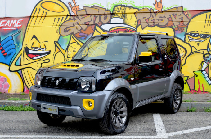 Suzuki JIMNY Street: inedita cromia BiColor, interni in ecopelle e tecnologia al top