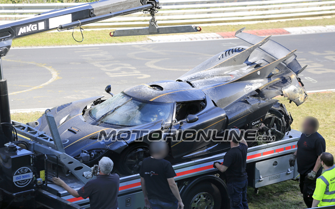 Koenigsegg One:1, incidente sul Nordschleife durante i collaudi [FOTO]