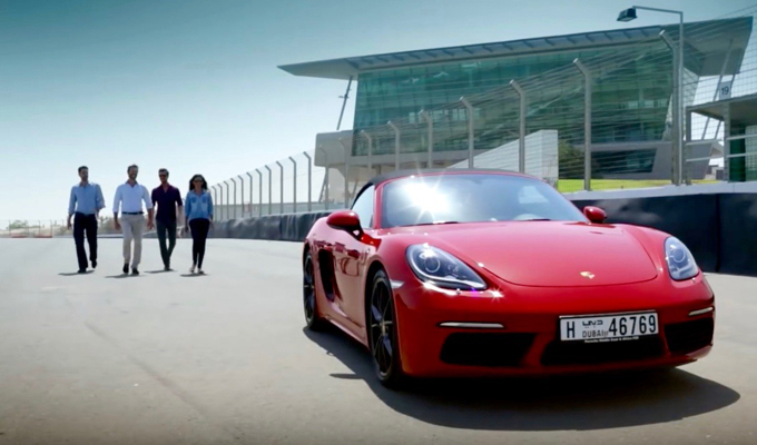 Porsche 718 Boxster S: assaporare i battiti dell’adrenalina [VIDEO]