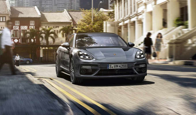 Nuova Porsche Panamera: a contatto con la grintosa berlina [VIDEO]