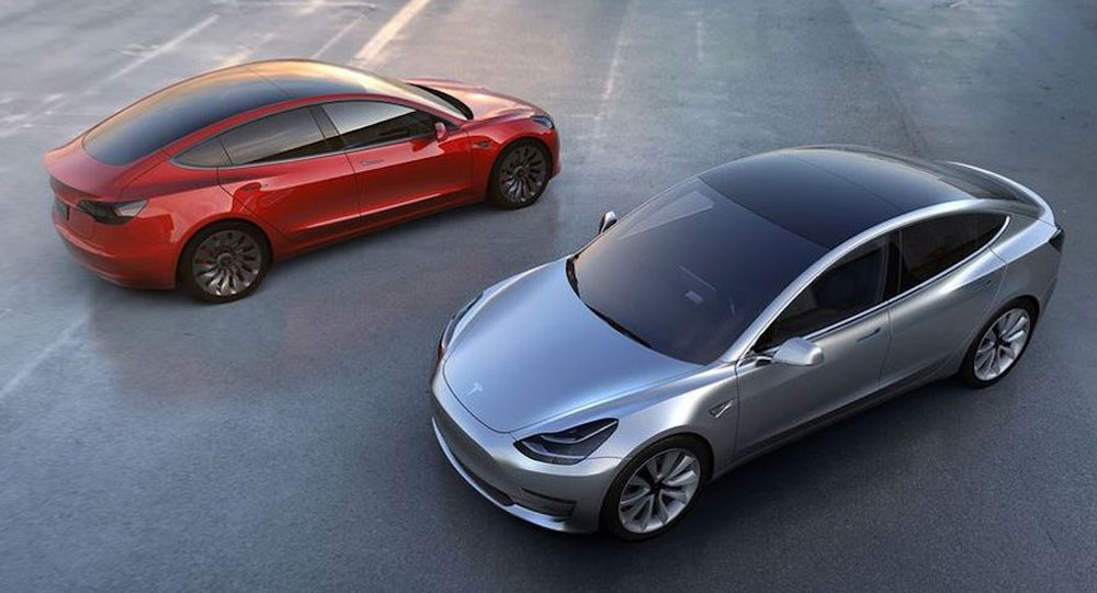 Tesla Model 3: in arrivo una versione con una coda più lunga?