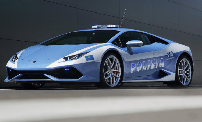 Lamborghini Huracan Polizia di Stato: Potenza e velocità per il trasporto di organi e per la sicurezza stradale